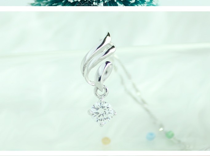 Sterling Silver Dancing CZ Pendant Necklace With 18\" Chain – Gift Boxed & New
