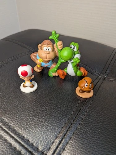 Lot Of Nintendo - Toad Goomba Yoshi + VTG 1982 Donkey Kong Jr. Junior PVC Figure