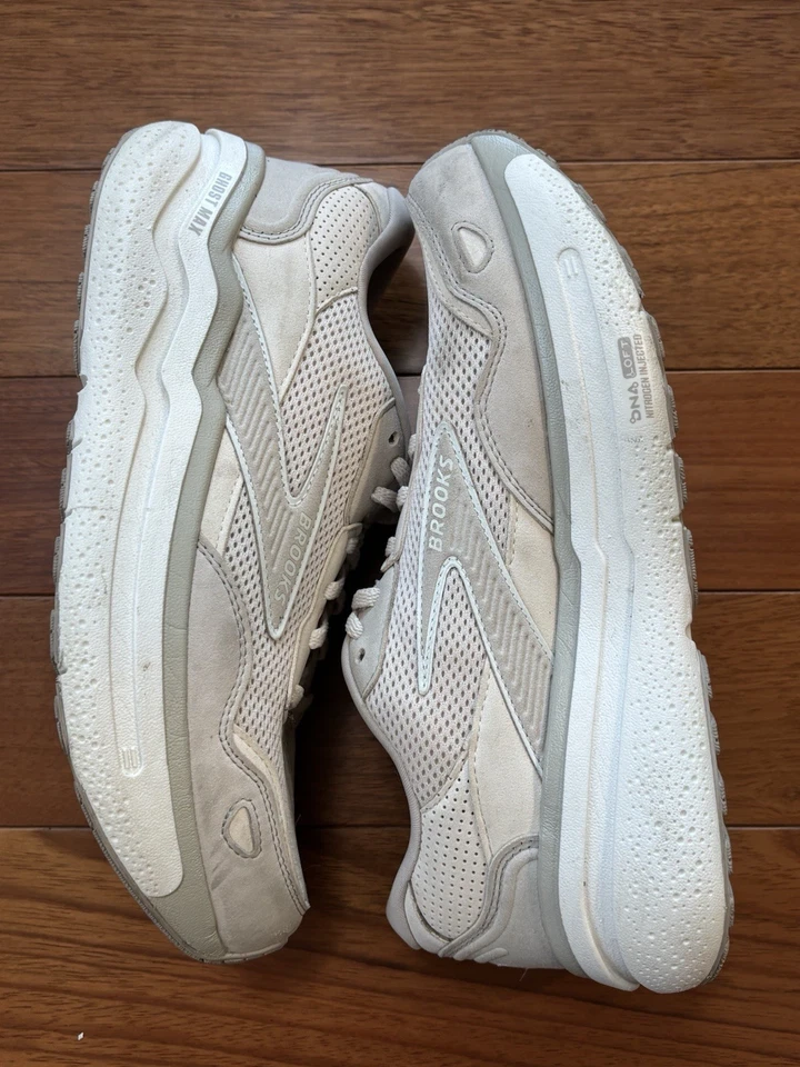 Talla 10,5 W - Brooks Ghost Max gamuza tostada/beige Foto 2 de 4