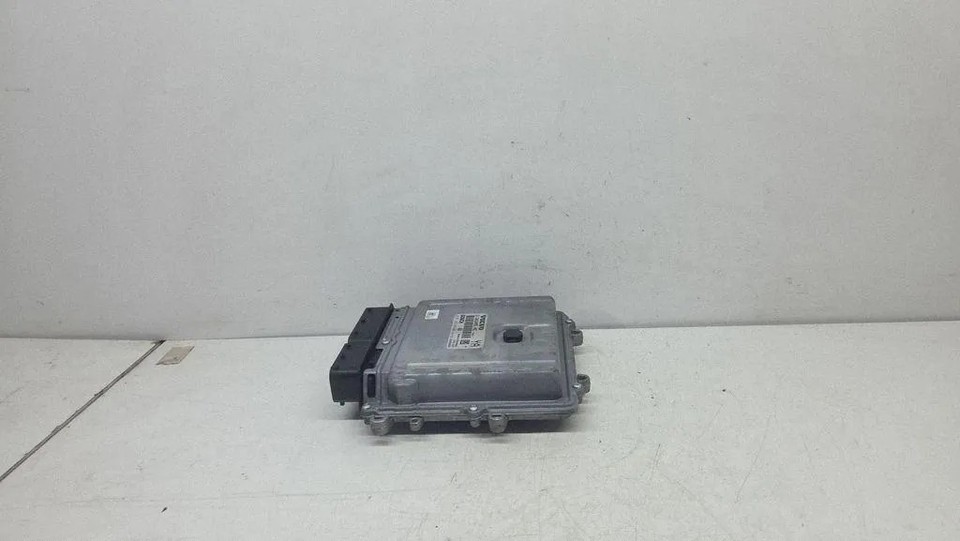 Vehicle Control Module Volvo VOLVO V50 MW Engine Control Unit 31303095 2.40 Diesel 132kw 2008 ...