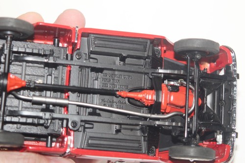 The Danbury Mint 1957 Chevrolet Cameo Carrier 1:24 rosso pressofuso con scatola e certificato di autenticità - Foto 8 di 9
