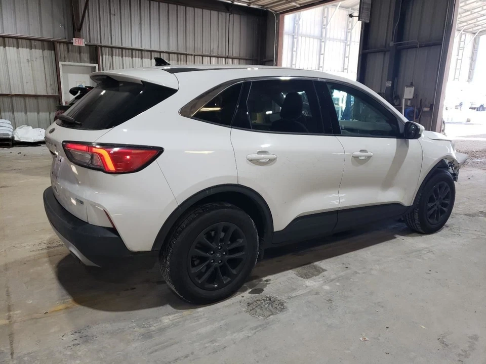 2020 Ford Escape Washer Reservoir OEM 1.50L Used 54K Miles C25745 - Image 3 of 4