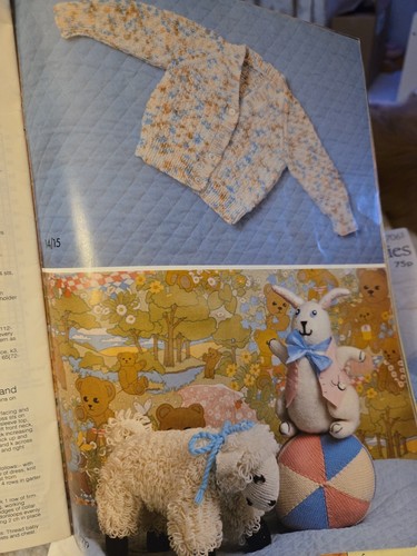 Hayfield Knitting PATTERN BOOK Vintage used Tots To Toddlers DK 4PLY 25 Projects - Picture 14 of 14