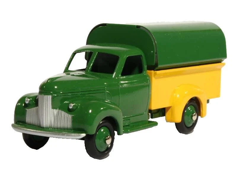 Studebaker 1:43 Diecast Trucks