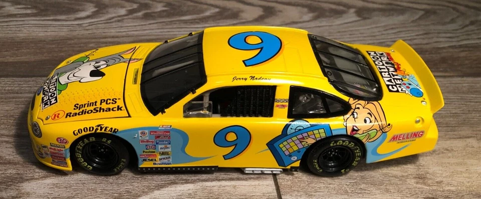 JERRY NADEAU THE JETSONS 1999 ACTION RCCA 1/24 CWB BANCO DE JANELA TRANSPARENTE #817/1.300 - Imagem 2 de 4