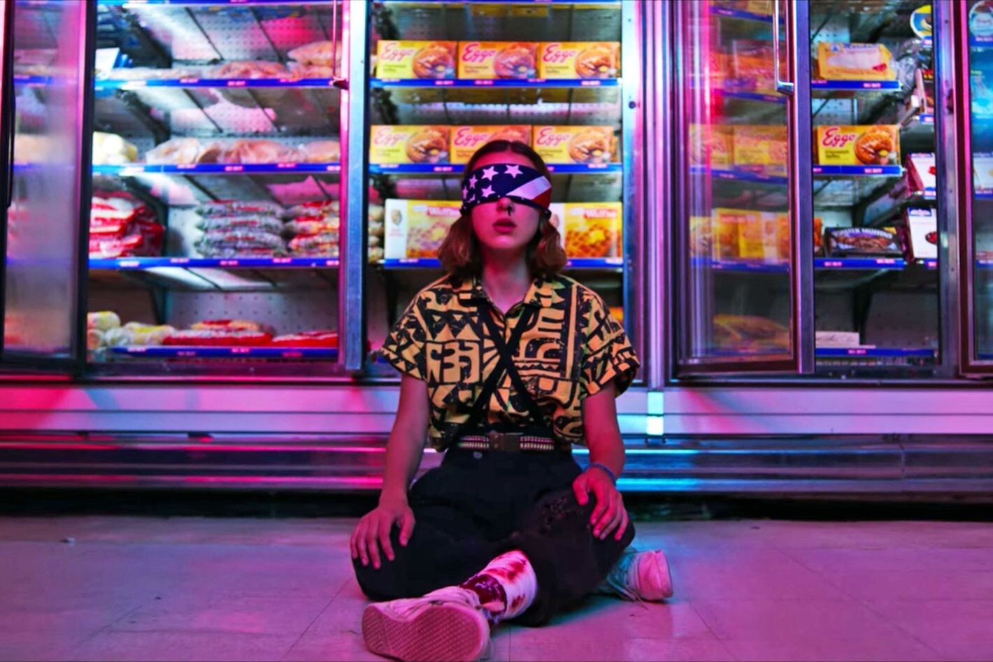 Levi's® X Stranger Things El Pleated Women's Jeans W24 & Aztec Tshirt Size:Small image 5