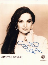 Crystal Gayle autograph signed 20x25 cm picture