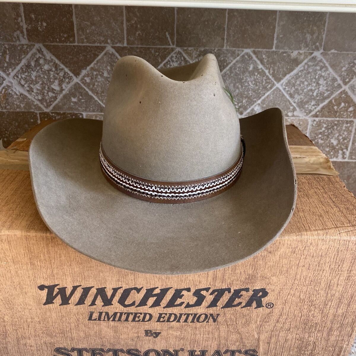 Vintage Stetson 3X Beaver Limited Edition Winchester Cowboy Vintage Stetson 3X Beaver Limited Edition Winchester Cowboy