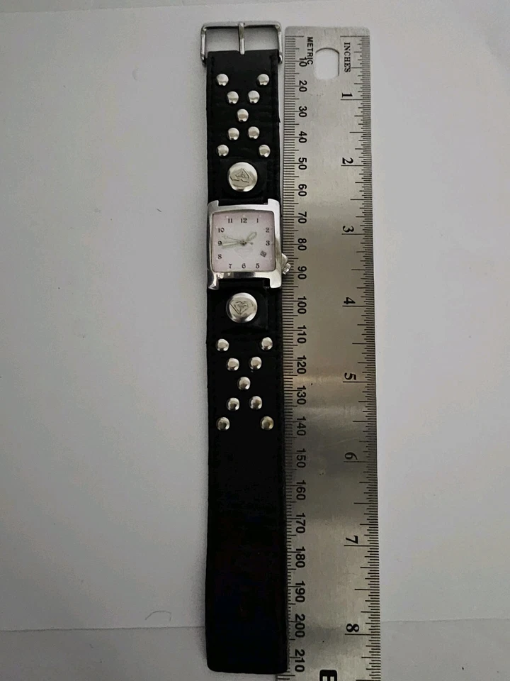 Relógio feminino rosa Roxy pulseira de couro macio com rebites muito elegante - Imagem 2 de 4