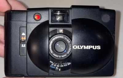 Olympus XA2 Point & Shoot 35mm Film Camera Zuiko f/3.5 JAPAN
