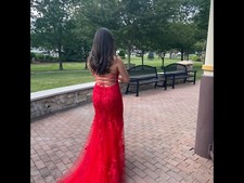 Red prom dress size 6 perfect condition no fl...