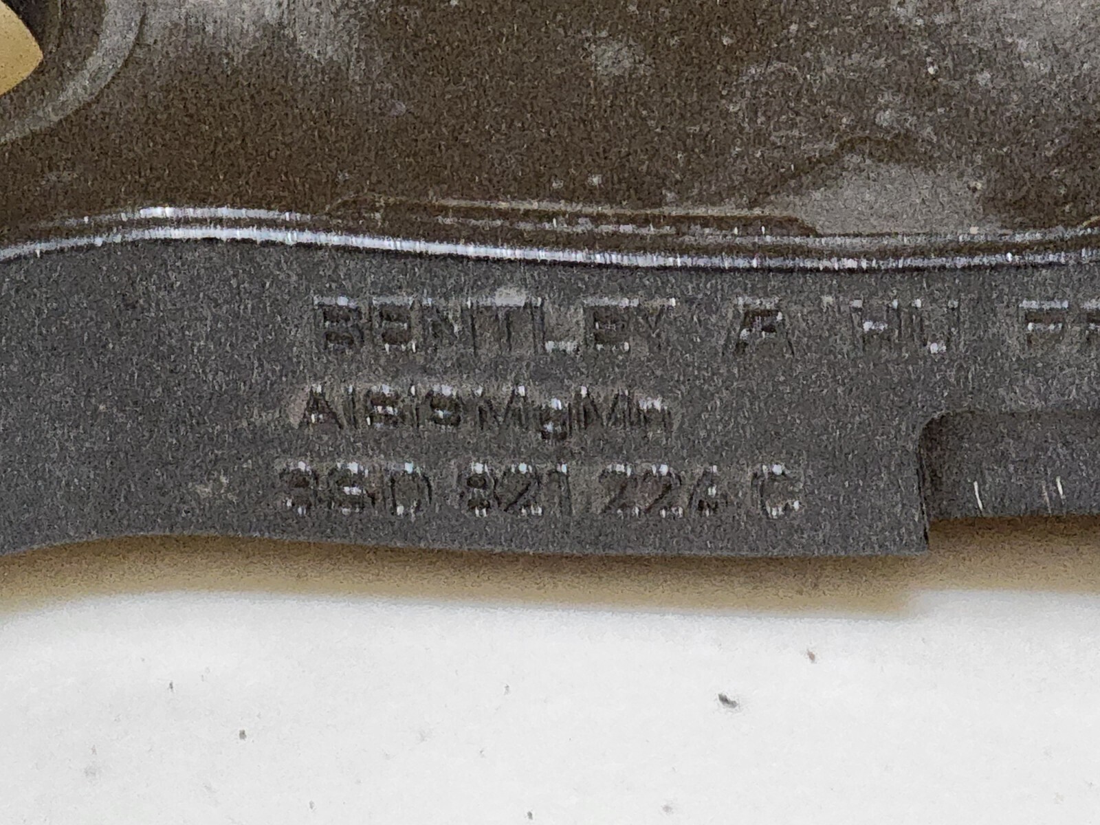BENTLEY CONTINENTAL GT GTC MOUNTING BRACKET PN: 3SD821226C GENUINE OEM