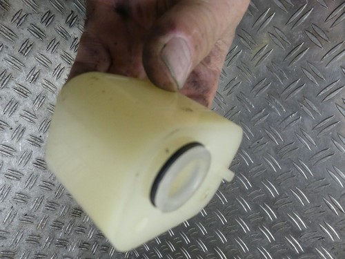 BMW R80G/S,R80GS,R100GS Front Brake Fluid Reservoir Brake, Good 62456 - Picture 8 of 9
