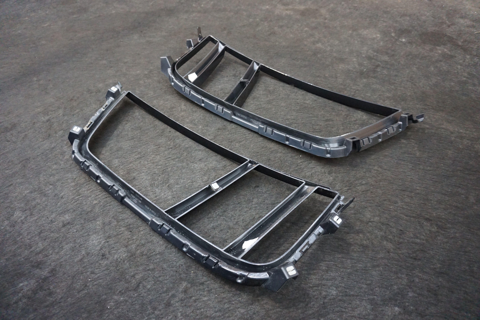Set 2 Rear Bumper Lower Grille Trim Panel 4S0807675A Audi R8 GT4 4S 2016-2018