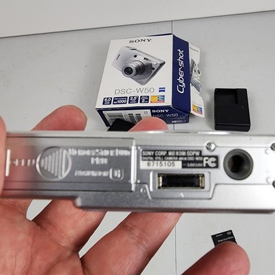 Sony Cyber-shot DSC-W50 6.0MP Digital Camera Silver with Charger