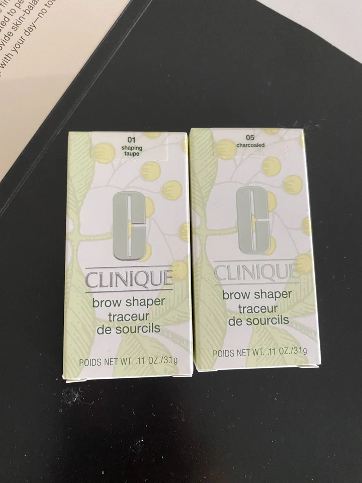Clinique Brow Shaper Traceur De Sourcils 01 Shaping Taupe 05 Charcoaled Full Siz - Image 2 of 3