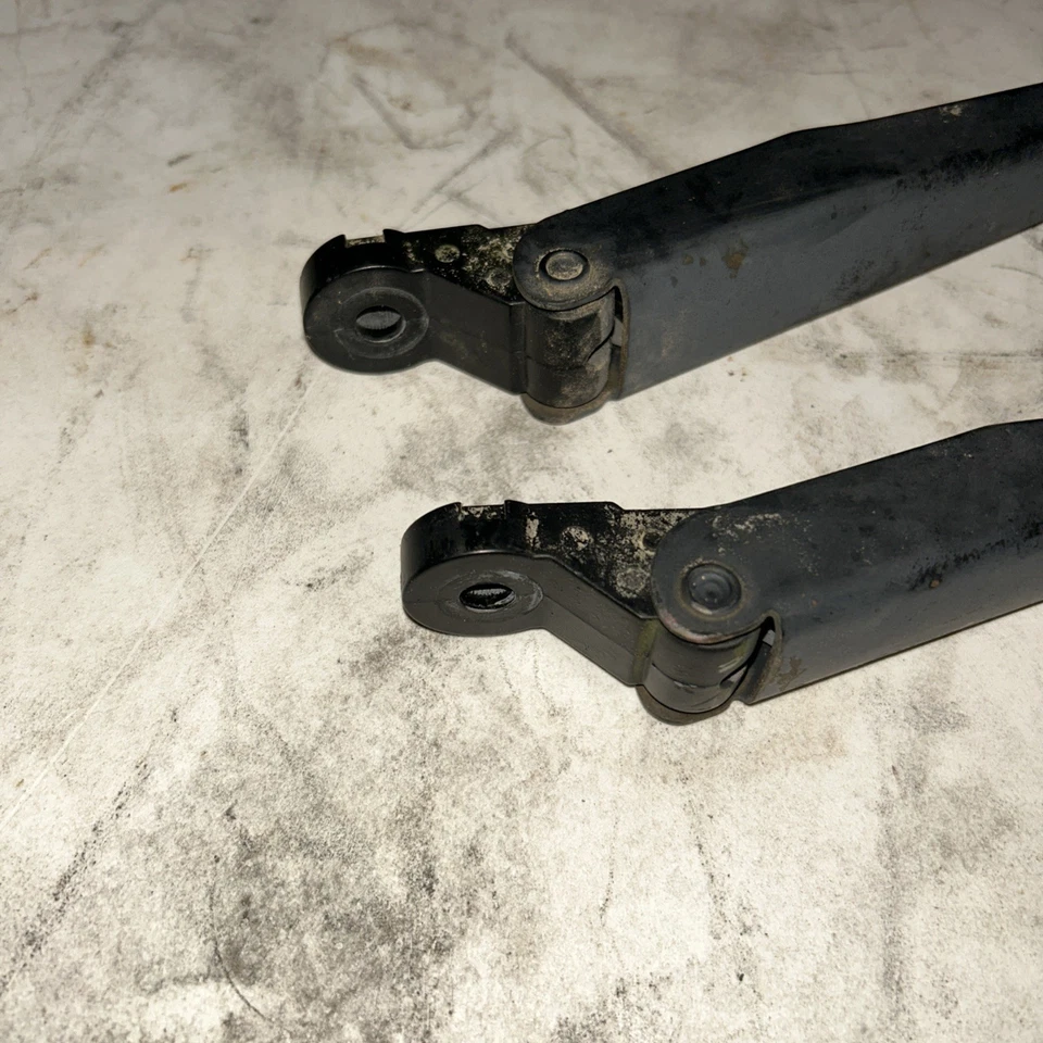 1998-2004 Nissan Xterra Frontier Left& Right  Windshield Wiper Set Pair - Image 2 of 4