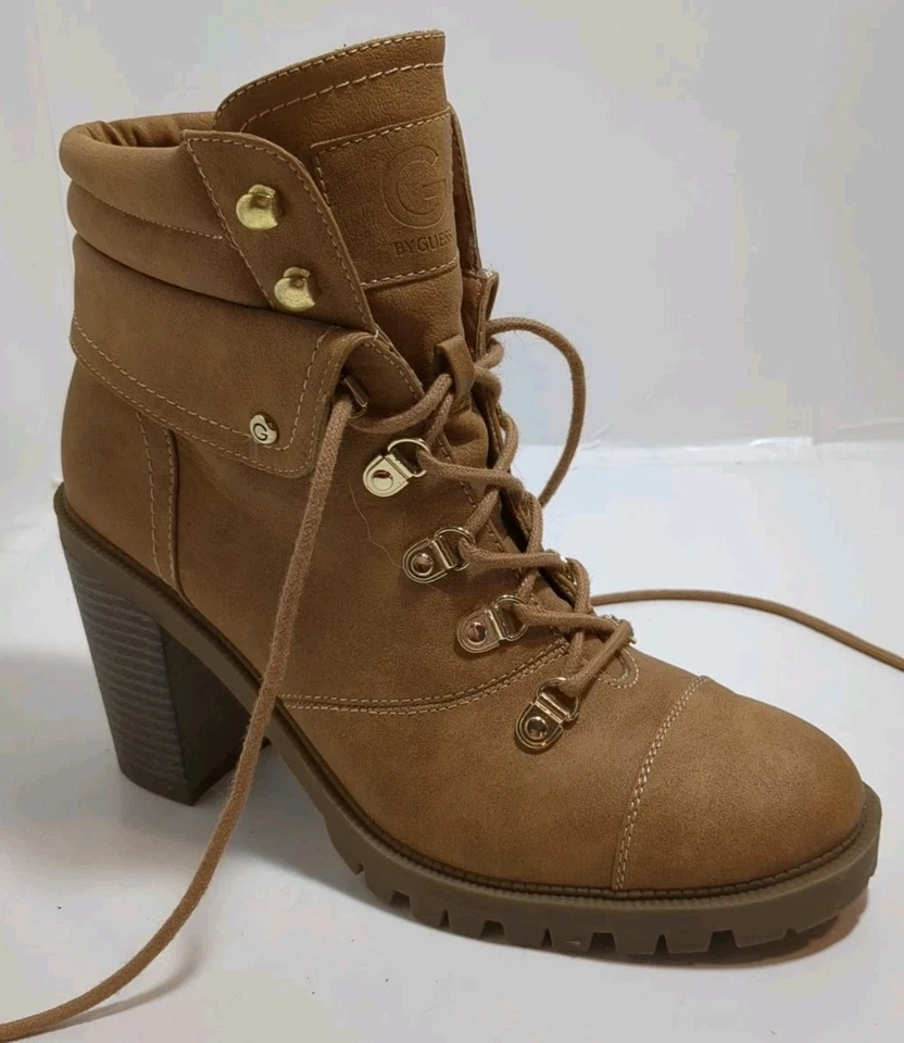 Zapatos para mujer talla 9,5 M imitación cuero tostado botas con cordones de Guess tacón alto Foto 2 de 4