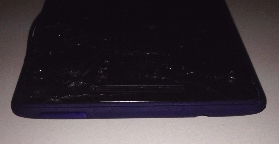 HTC 8XT Violet Sprint Windows 8.0MP Camera Smartphone Fair Condition Cracked LCD - Image 4 of 4