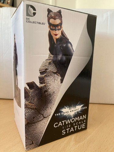 The Dark Knight Rises. Catwoman 112 Scale Statue by DC Comics Collectibles - Picture 7 of 10