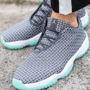 jordan future low men's