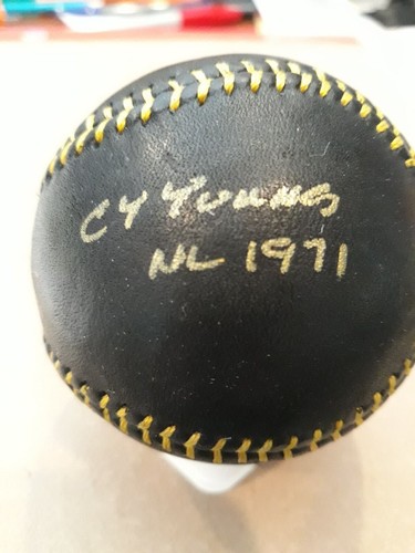 Fergie Jenkins(Chicago Cubs)Signed Black Leather Baseball w/Unique Inscription - Picture 3 of 4