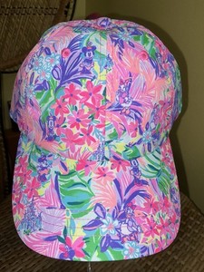 Lilly Pulitzer Run Around Hat in Lilly Loves Palm Beach - NWT NWT Lilly Pulitzer X Disney Run Around Hat Blue Ibiza Lilly  main image 3