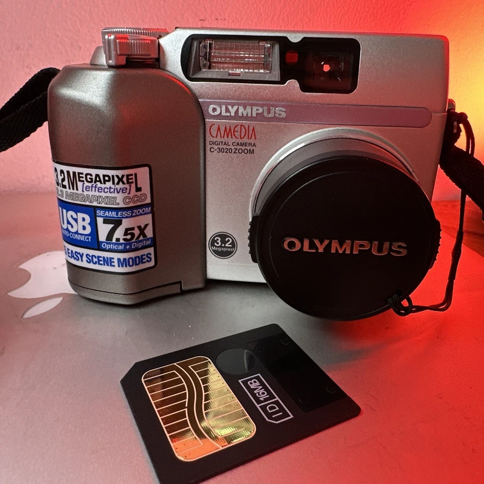 Olympus Digital Camera Camedia C-3020 Zoom 3.2MP Silver Tested - Image 2 of 4