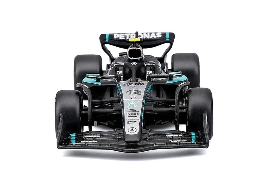 Modellino Kimi Antonelli Mercedes W16 F1 2025 Scala 1/43 Burago - Immagine 3 di 3