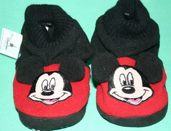 DISNEY PARK SOUVENIR MICKEY CHILDREN SLIPPERS BOY GIRL PLUSH SLIPPERS 7 8 NEW
