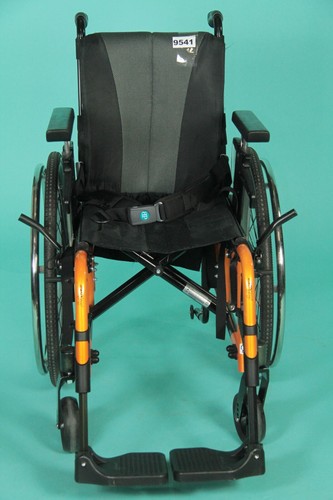 Adaptivrollstuhl Otto Bock Motus Rollstuhl Faltfahrer SB 36 cm faltbar #9541 - Bild 4 von 8