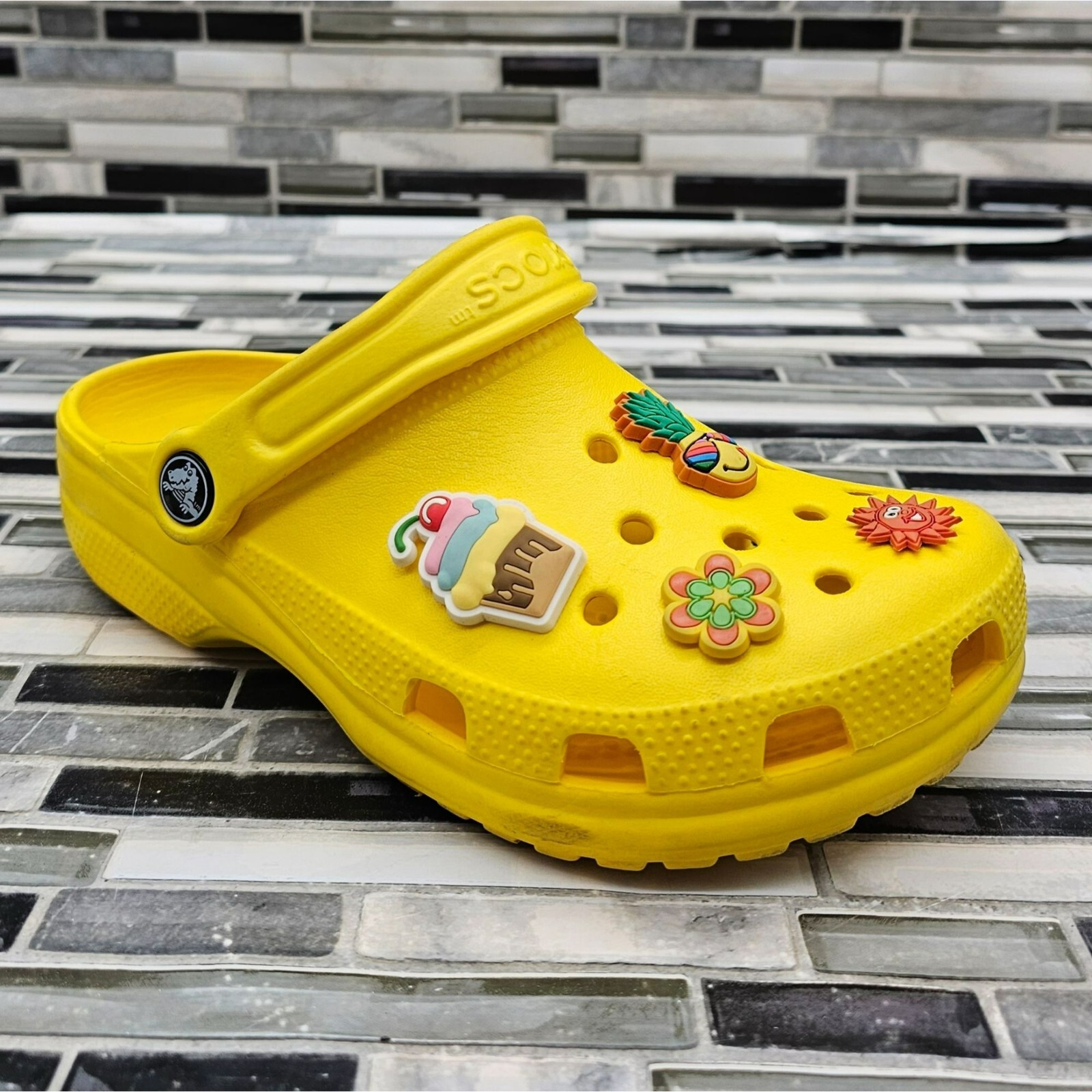 Crocs Classic Yellow Jibbitz Fresh Women's Clogs Size… Gem