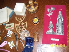 LOT OF ASSORTED JEWELRY, RELIGIOUS ITEMS, JEWELRY CRAFTS, ESTATE TREASURES  FS
