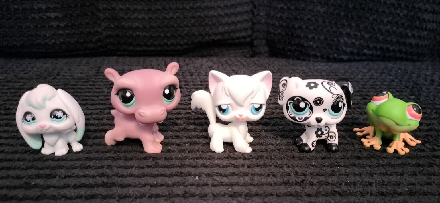 Littlest Pet Shop Rescue Tails Centre Playset inc Accessories & LPS