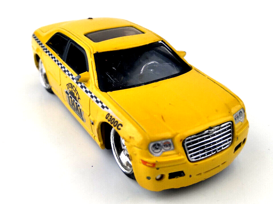 JADA TOYS DUB CITY KUSTOMS DIECAST CHRYSLER 300C HEMI TAXI CAB 1