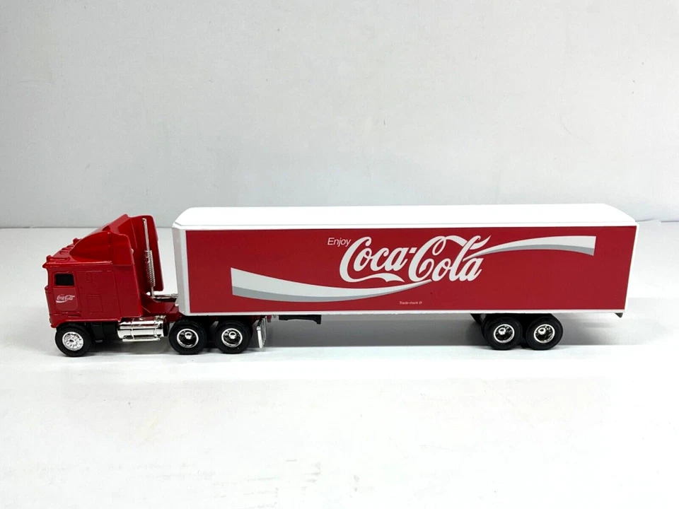 Cola Cola Coke K100 Kenworth Tractor Trailer Ertl 1/64th Scale Model - Image 3 of 4