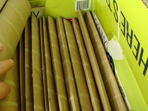 Lot of 75 Paper Towel Rolls Cardboard Tubes Flattened Empty - Picture 2 of 3
