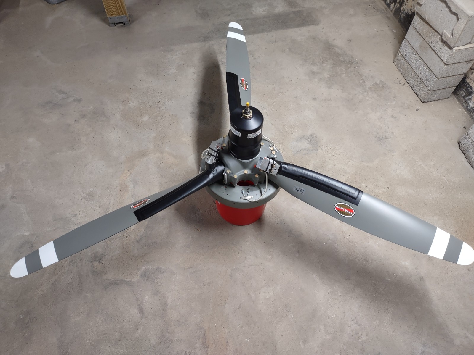 Hartzell 3 bladed aircraft propeller PHC-C3YF-2UF