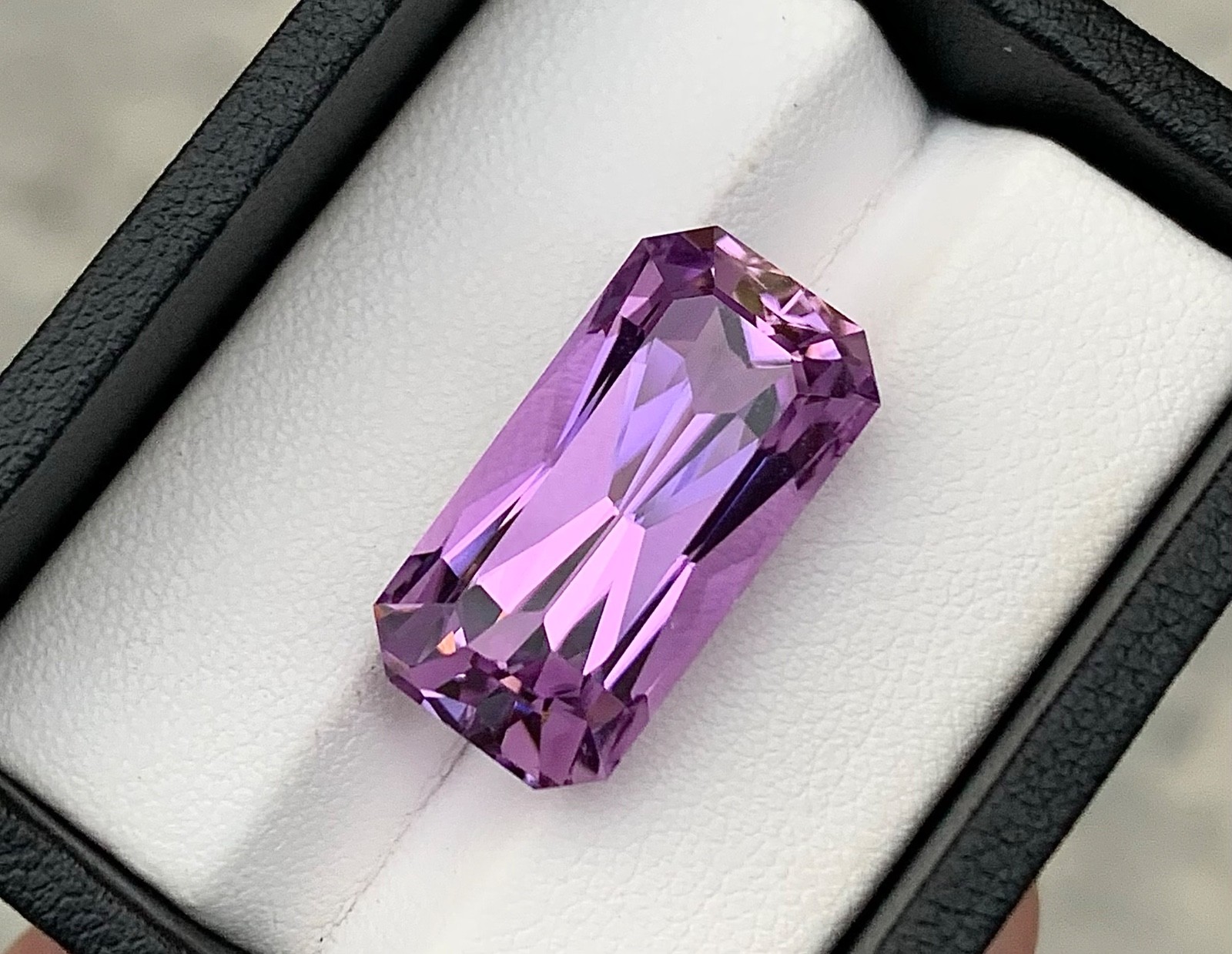 21.85 Carat Natural Pink Kunzite Loose gemstone From Afghanistan