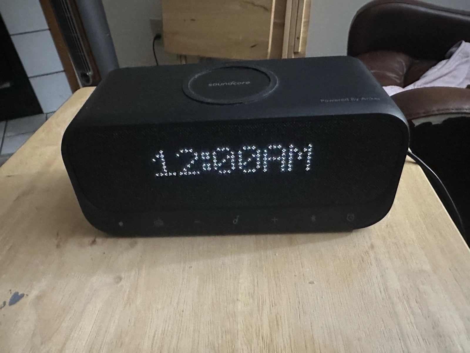 Anker Soundcore Wakey Wireless Charger Bedside Speaker Alarm Radio - Thumbnail 5