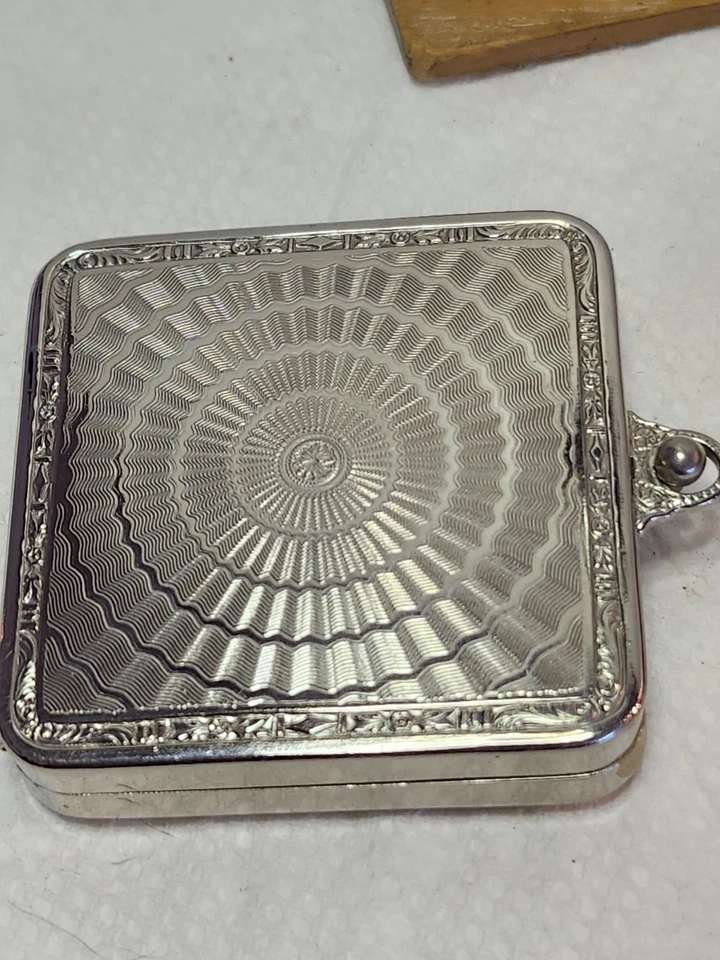 Antique Silver tone guillioche Compact Dance Purse from the 1920's - Image 4 of 4
