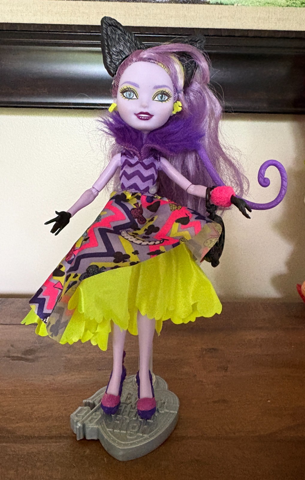 Ever After High Way Too Wonderland Kitty Cheshire Doll /missing bracelot