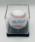 Willie Mays Signed Baseball In Case With COA (984462) (Giants)
