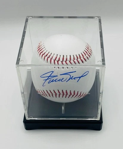 Willie Mays Signed Baseball In Case With COA (984462) (Giants)