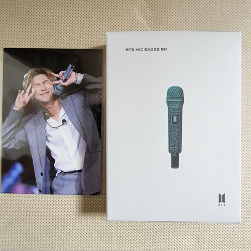 [BTS] BTS HYBE INSIGHT Visitor Only BTS MIC BADGE + PHOTOCARD - Picture 38 of 45