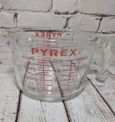 Vintage Pyrex Measuring 4 Cup 32 Oz / 1Liter 1000 ml Glass Clear Red Block Caps