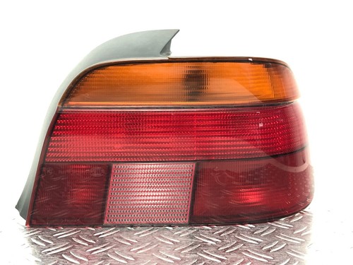 Rückleuchte Heckleuchte Rücklicht rechts BMW 5er E39 Limo 8358032