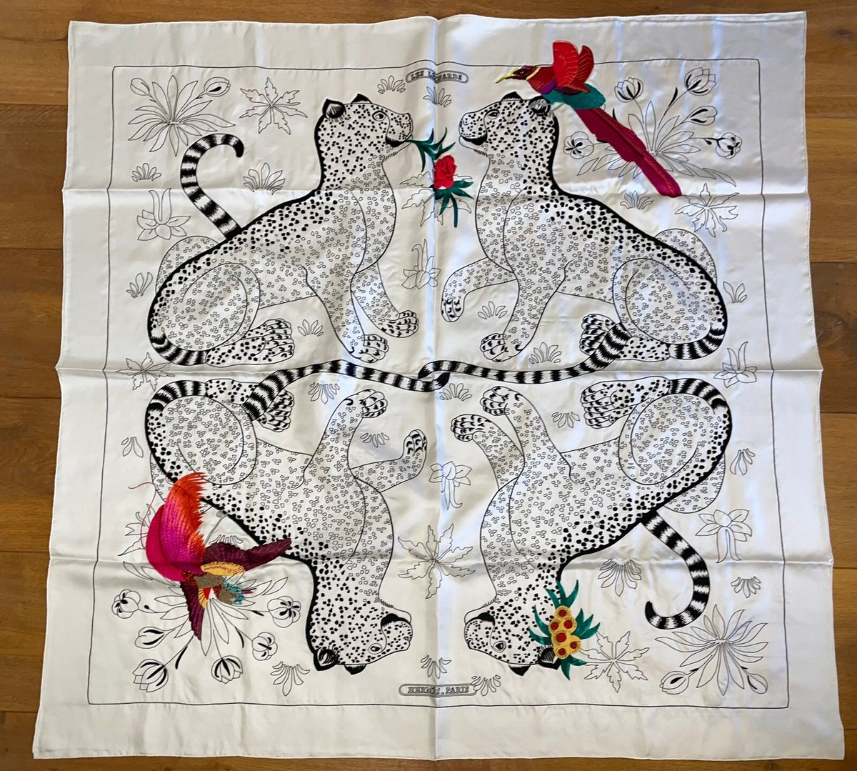 hermes les 12 leopards shawl