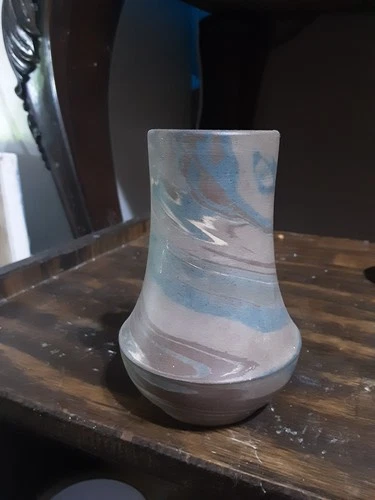 ANTIQUE SMALLER NILOAK MISSION,ARTS AND CRAFTS SWIRL POTTERY.... AS FOUND