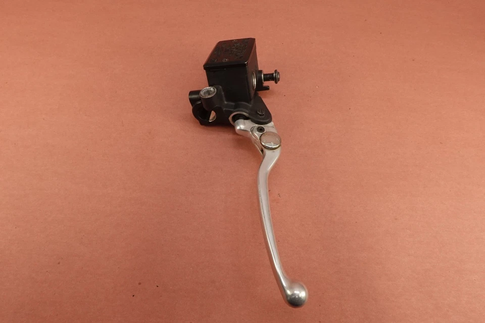 2015 15-16 Yamaha FJ09 FJ 09 Right Front Brake Master Cylinder Assembly - Image 4 of 4